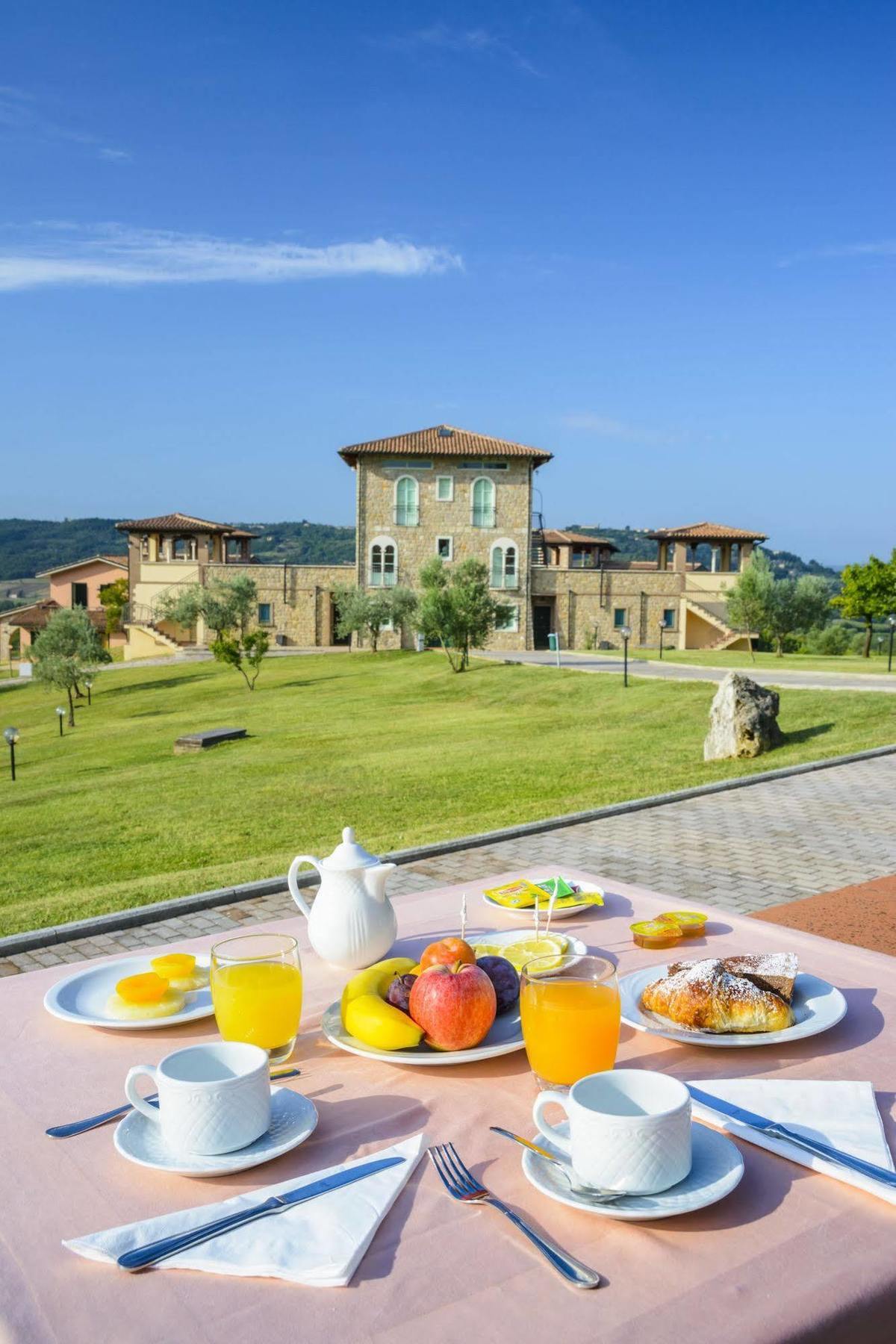 Pian Dei Mucini Resort Il Borgo Маса Маритима Екстериор снимка