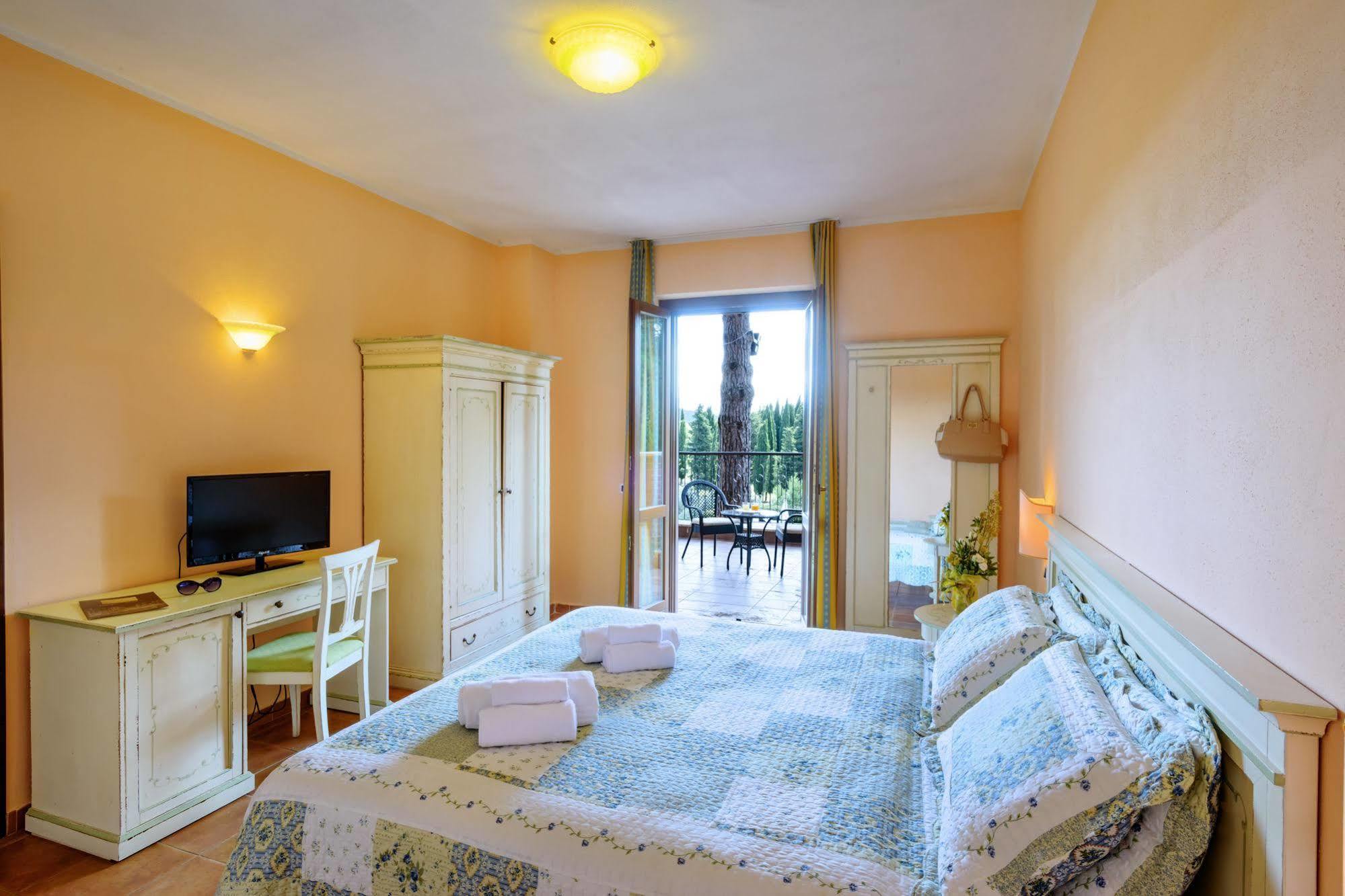 Pian Dei Mucini Resort Il Borgo Маса Маритима Екстериор снимка