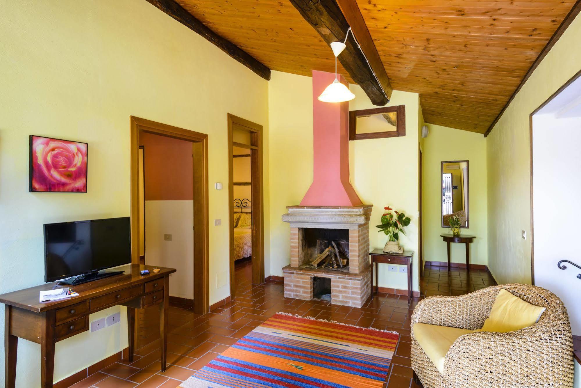 Pian Dei Mucini Resort Il Borgo Маса Маритима Екстериор снимка